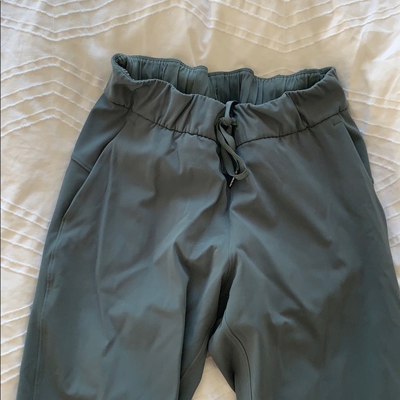 Lululemon On the Fly Pant - Picture 3 of 6